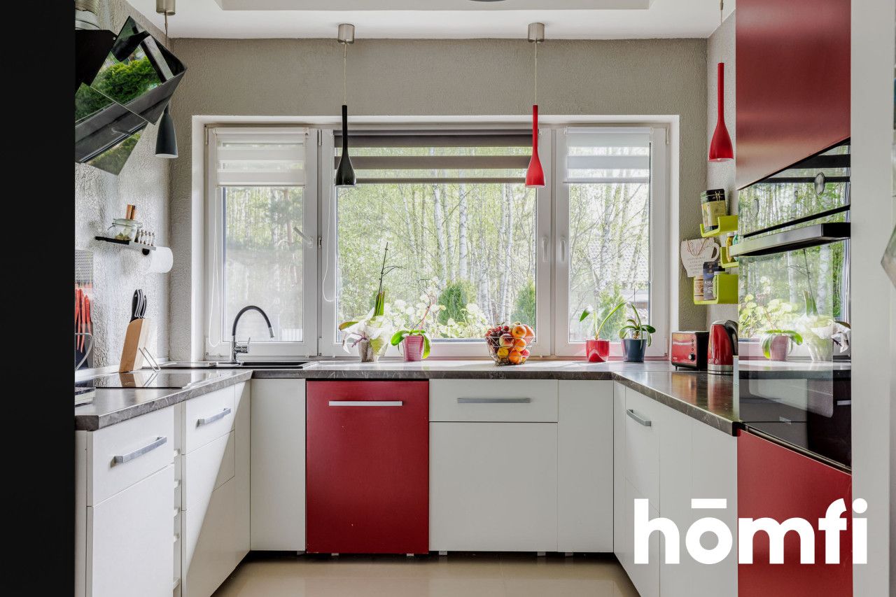 Parterowy dom do wprowadzenia w otulinie lasu - Dom - Sprzedaż - Piaseczyński, Tarczyn / Prace Duże