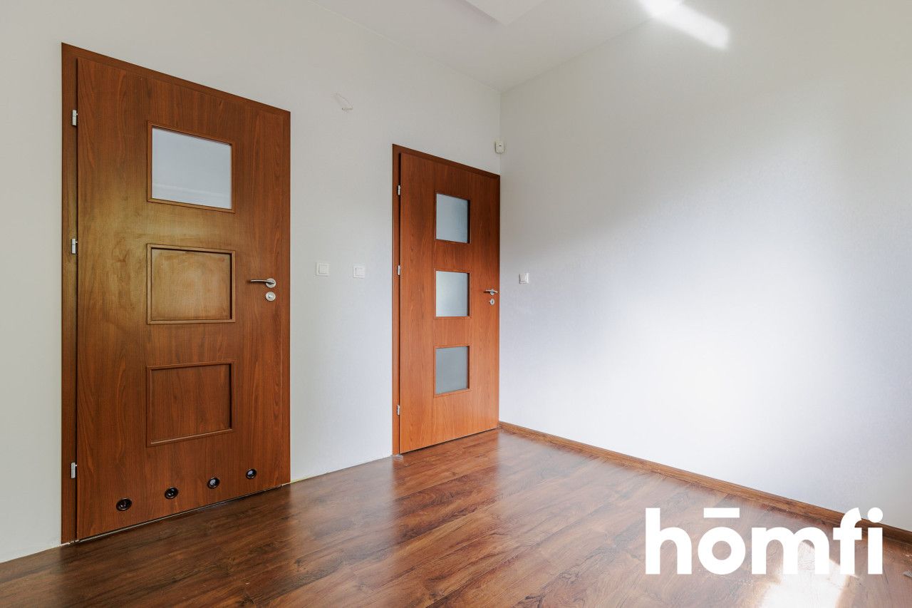 Parterowy dom do wprowadzenia w otulinie lasu - Dom - Sprzedaż - Piaseczyński, Tarczyn / Prace Duże