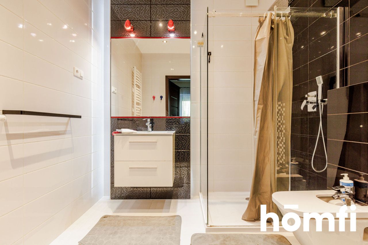 Parterowy dom do wprowadzenia w otulinie lasu - Dom - Sprzedaż - Piaseczyński, Tarczyn / Prace Duże