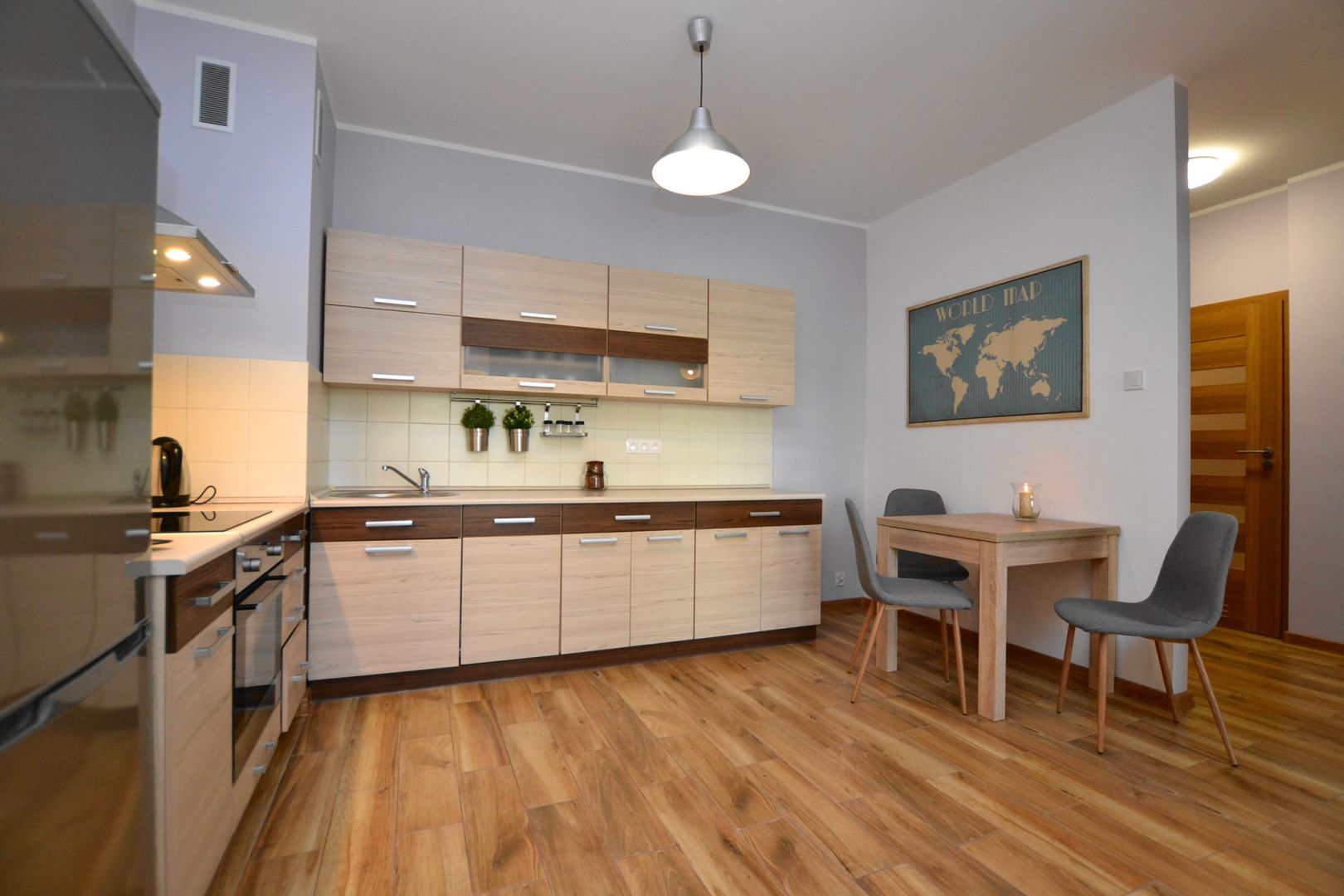 Trzypokojowy apartament na sprzedaż w Gliwicach - Mieszkanie - Sprzedaż - Gliwice, Wojska Polskiego