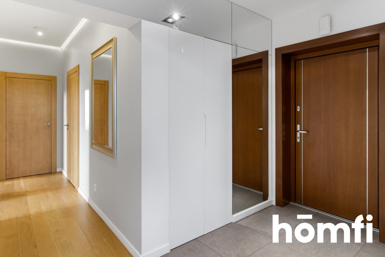 Spacious apartment on the top floor! - Apartment - Sale - Kielce, KSM