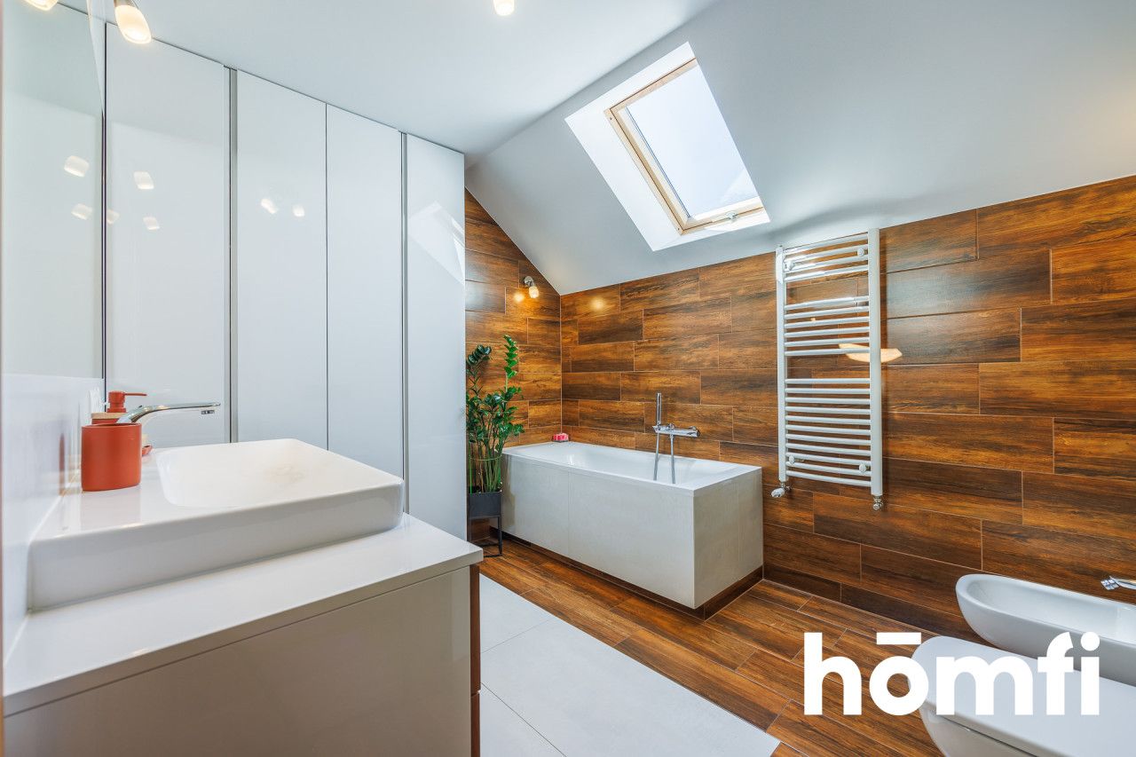 Narożna szeregówka o pow. 121,7 m² na 3,65 ar działce z garażem w bryle budynku - Dom - Sprzedaż - Rzeszów, Budziwój