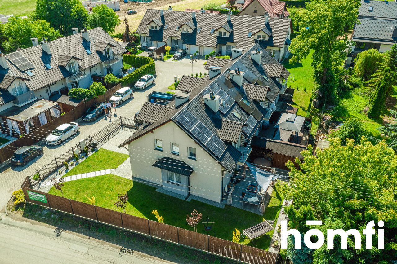 Narożna szeregówka o pow. 121,7 m² na 3,65 ar działce z garażem w bryle budynku - Dom - Sprzedaż - Rzeszów, Budziwój