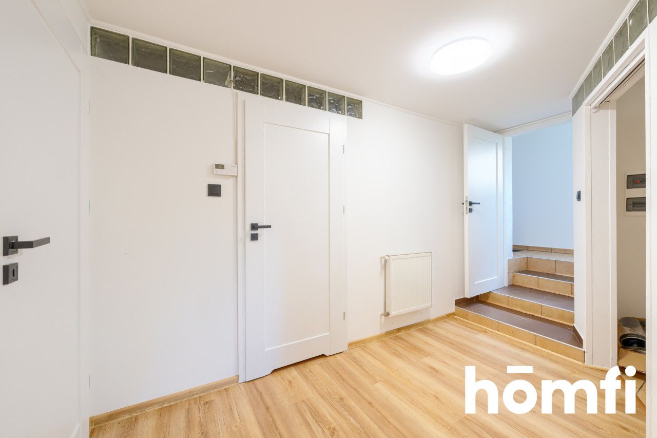 Nieruchomość / Dom / 3 Mieszkania w jednym - Dom - Sprzedaż - Oławski, Oława