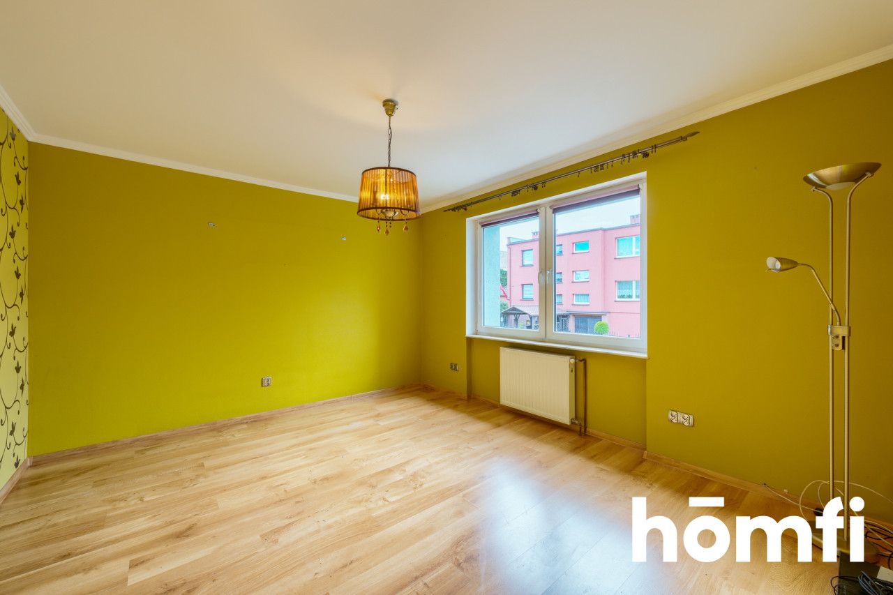 Nieruchomość / Dom / 3 Mieszkania w jednym - Dom - Sprzedaż - Oławski, Oława