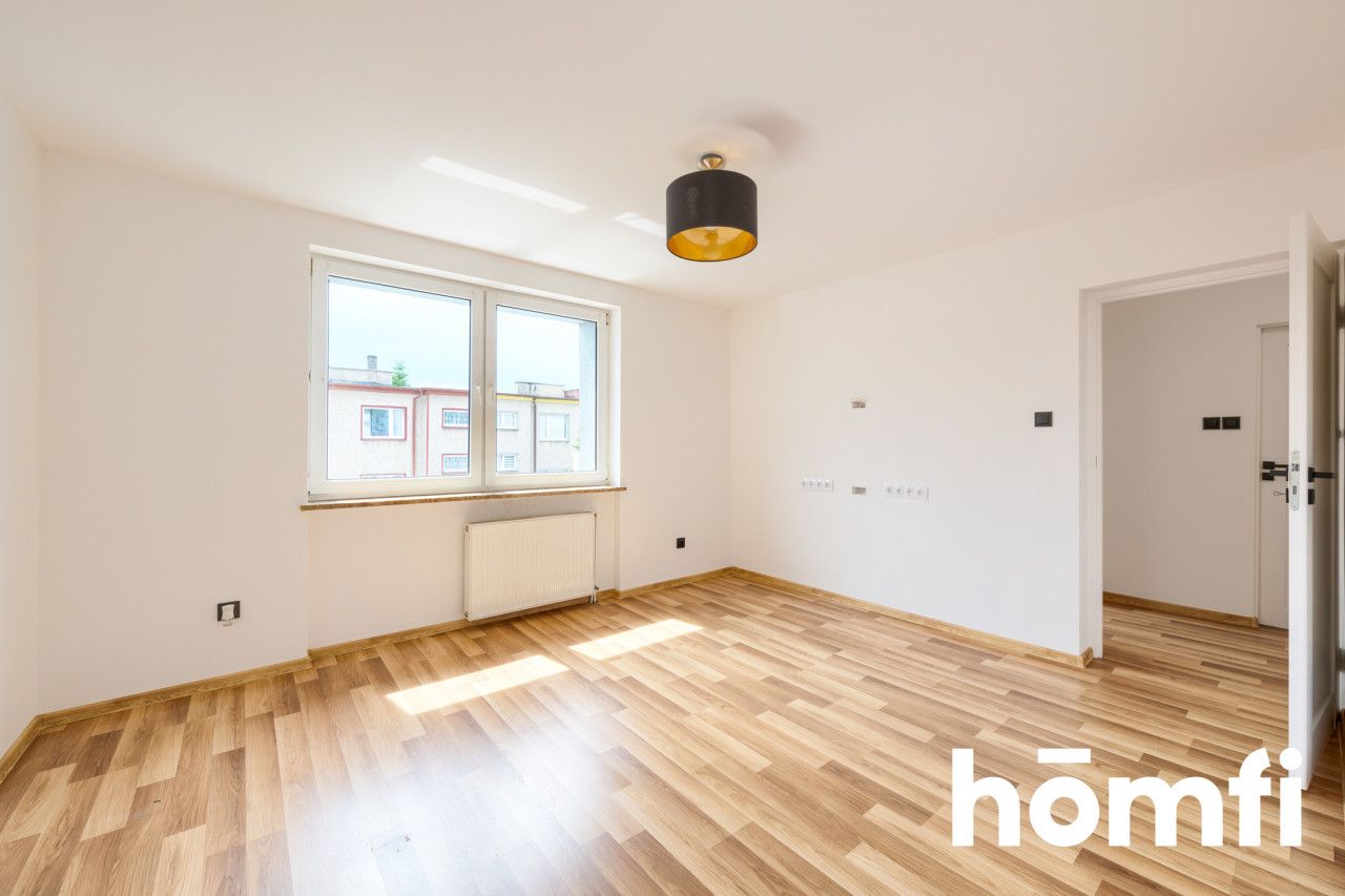 Nieruchomość / Dom / 3 Mieszkania w jednym - Dom - Sprzedaż - Oławski, Oława