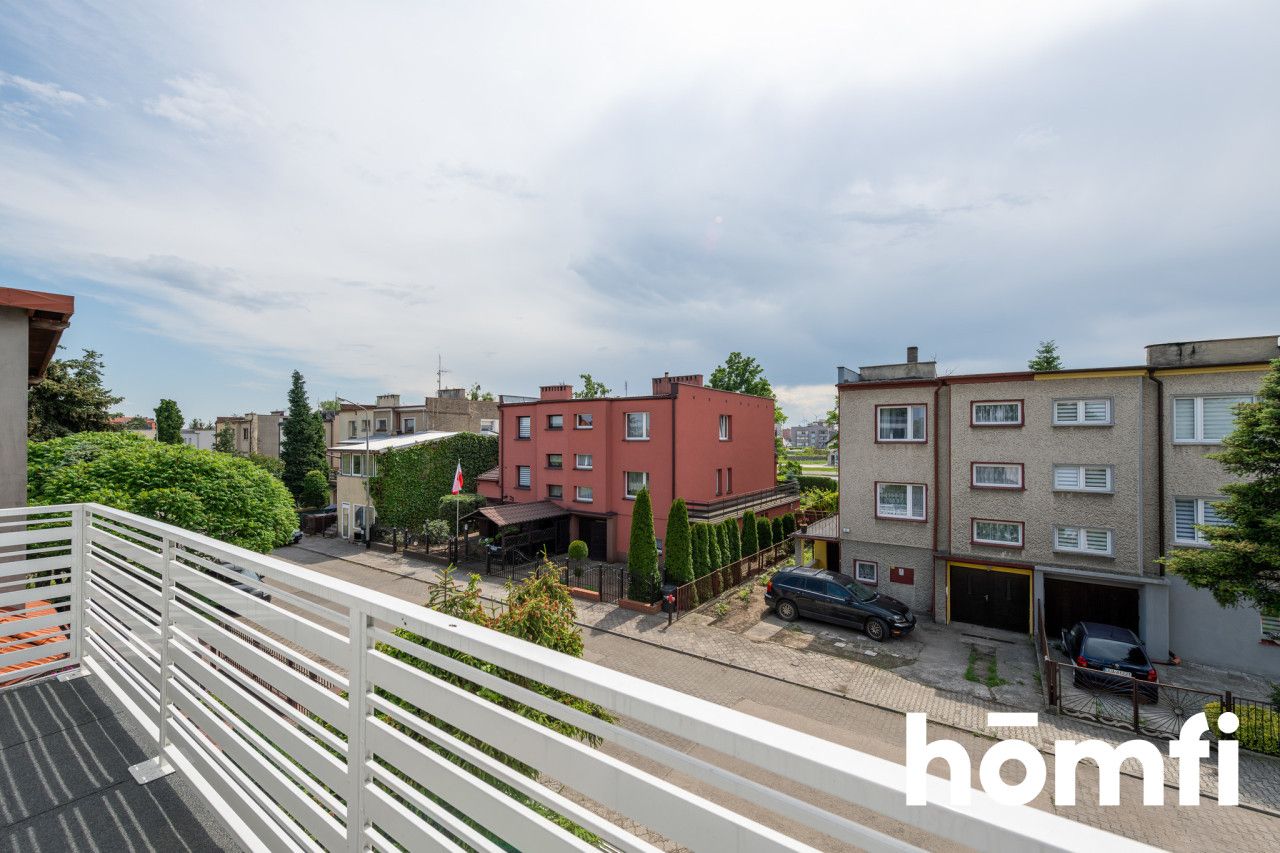 Nieruchomość / Dom / 3 Mieszkania w jednym - Dom - Sprzedaż - Oławski, Oława