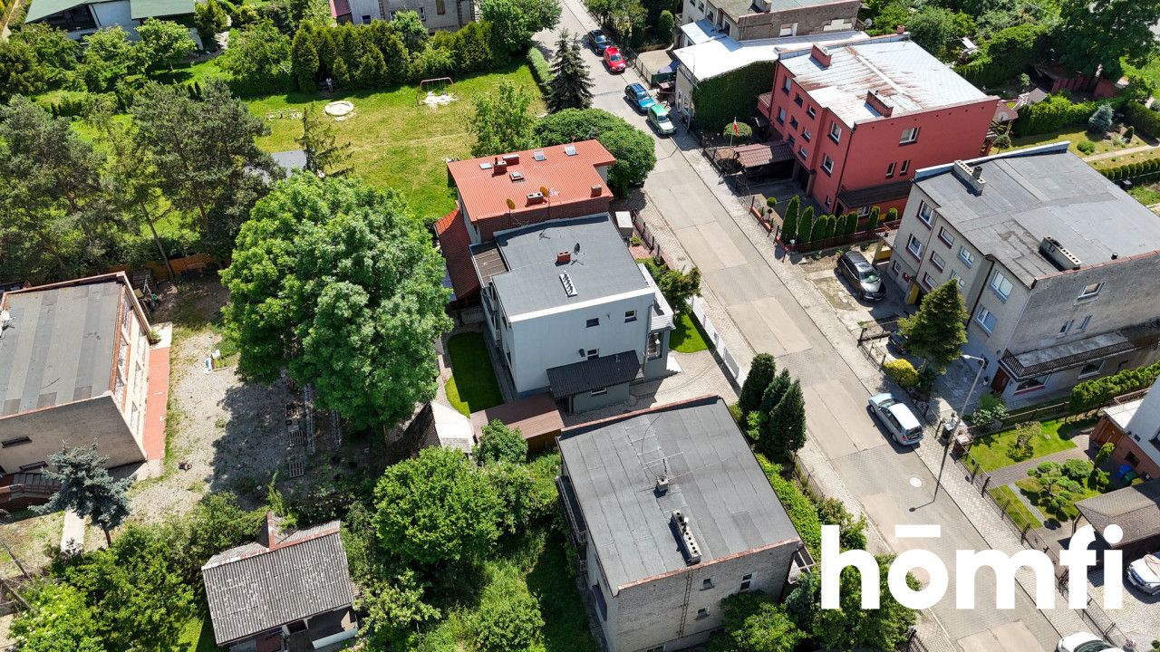 Nieruchomość / Dom / 3 Mieszkania w jednym - Dom - Sprzedaż - Oławski, Oława