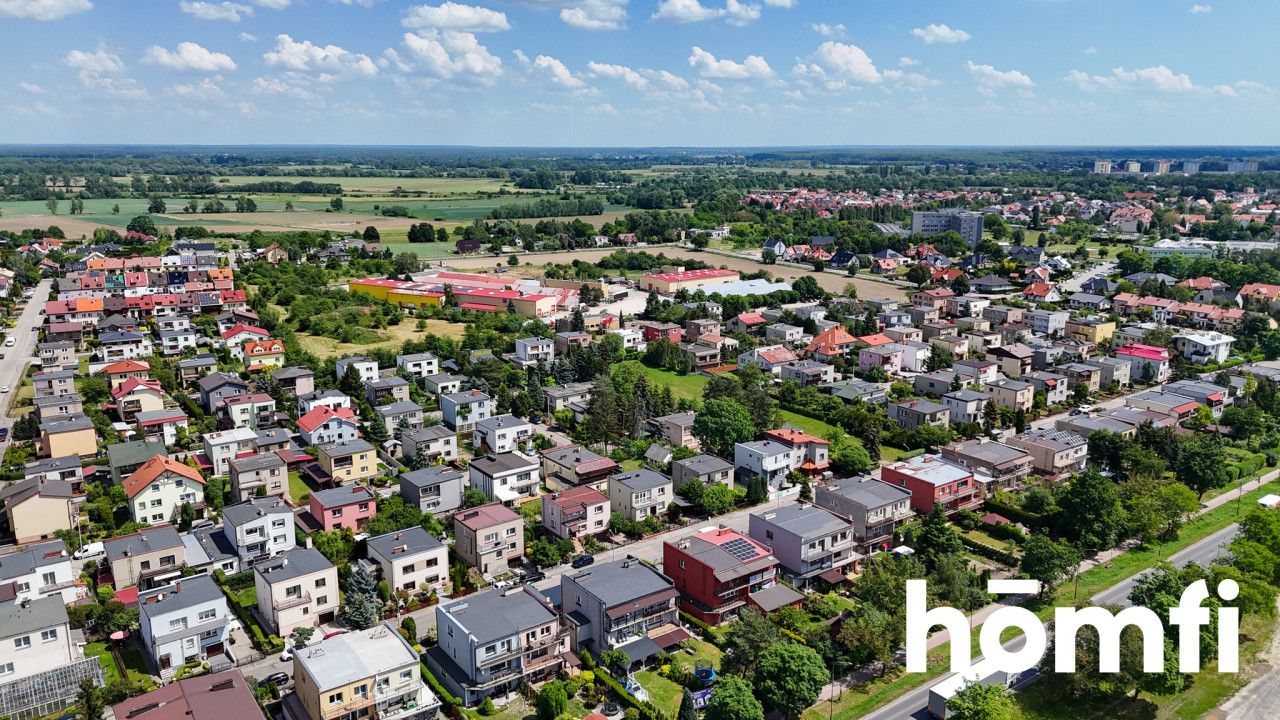 Nieruchomość / Dom / 3 Mieszkania w jednym - Dom - Sprzedaż - Oławski, Oława