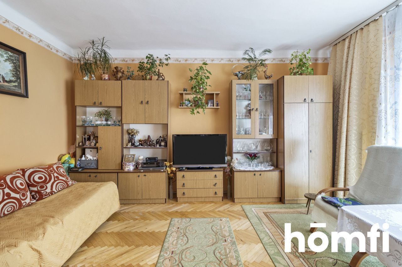 Studio Apartment on the 1st Floor with a Separate Kitchen - 34m² - Apartment - Sale - Starachowicki, Starachowice