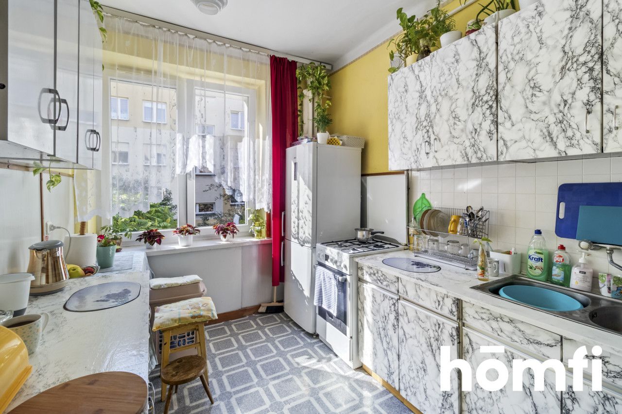 Studio Apartment on the 1st Floor with a Separate Kitchen - 34m² - Apartment - Sale - Starachowicki, Starachowice