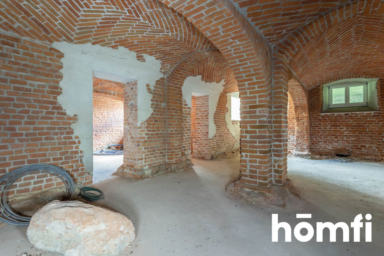 Pałac w stanie deweloperskim - Lokal użytkowy - Sprzedaż - Kolski, Dąbie / Karszew