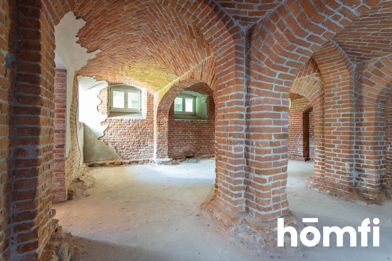 Pałac w stanie deweloperskim - Lokal użytkowy - Sprzedaż - Kolski, Dąbie / Karszew