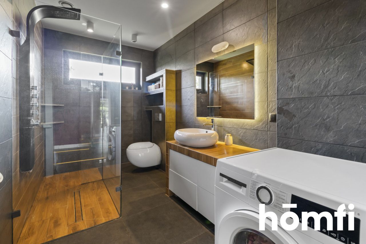 Rodzinny dom z basenem w leśnej okolicy - Dom - Sprzedaż - Białobrzeski, Stromiec