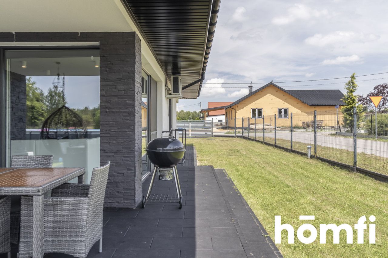 Rodzinny dom z basenem w leśnej okolicy - Dom - Sprzedaż - Białobrzeski, Stromiec