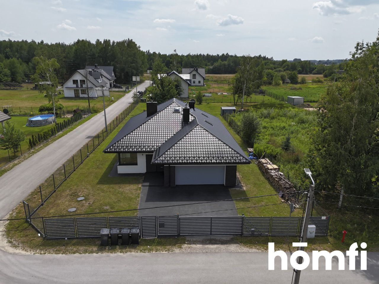 Rodzinny dom z basenem w leśnej okolicy - Dom - Sprzedaż - Białobrzeski, Stromiec