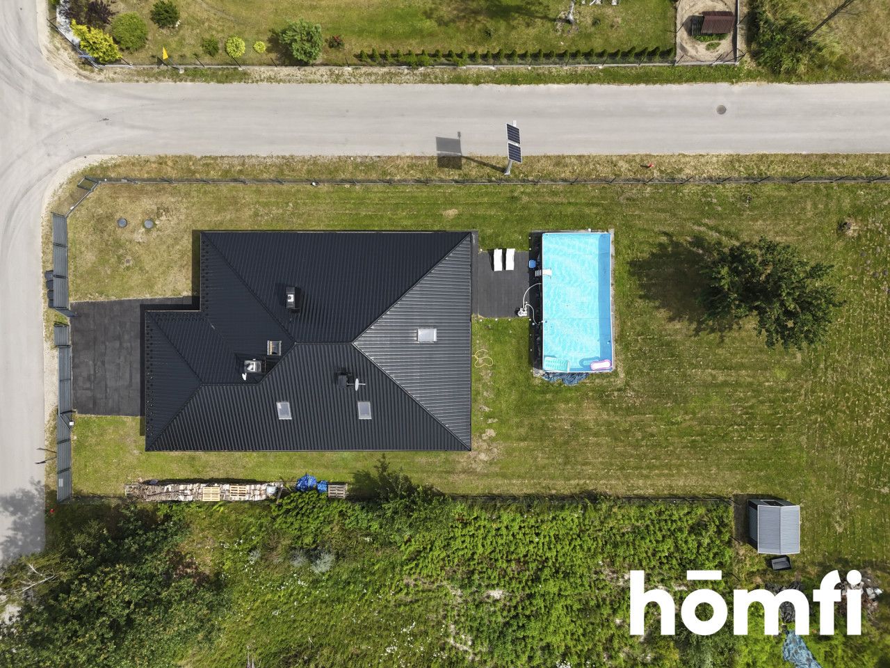 Rodzinny dom z basenem w leśnej okolicy - Dom - Sprzedaż - Białobrzeski, Stromiec