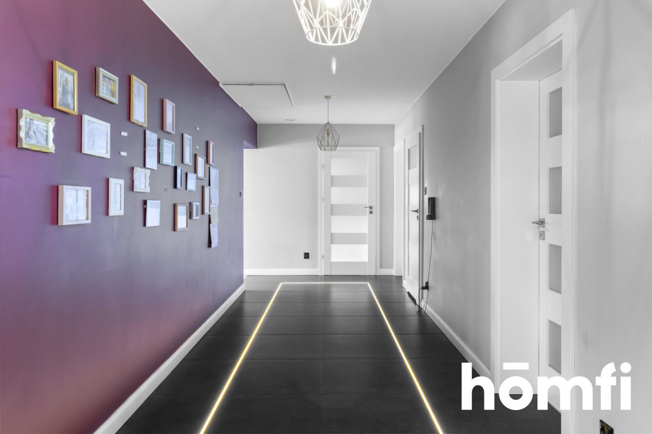 Rodzinny dom z basenem w leśnej okolicy - Dom - Sprzedaż - Białobrzeski, Stromiec