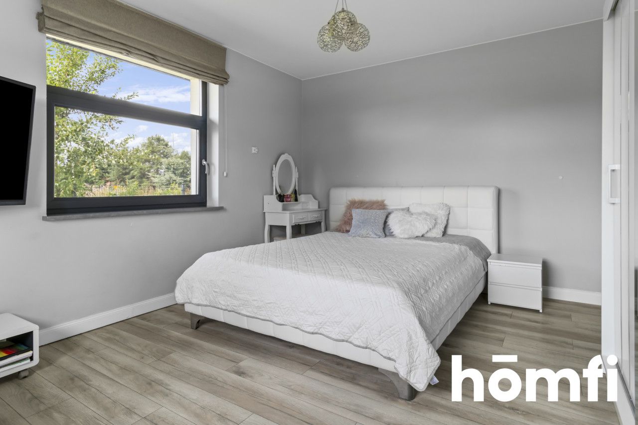 Rodzinny dom z basenem w leśnej okolicy - Dom - Sprzedaż - Białobrzeski, Stromiec