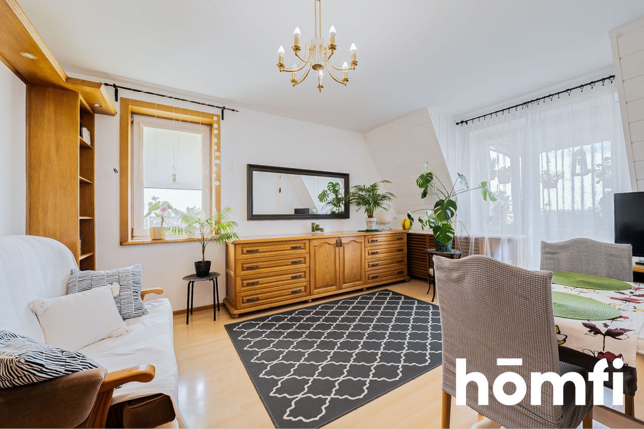 Przestronne i w pełni rozkładowe mieszkanie na najwyższym piętrze bloku - Mieszkanie - Sprzedaż - Radom, Borki