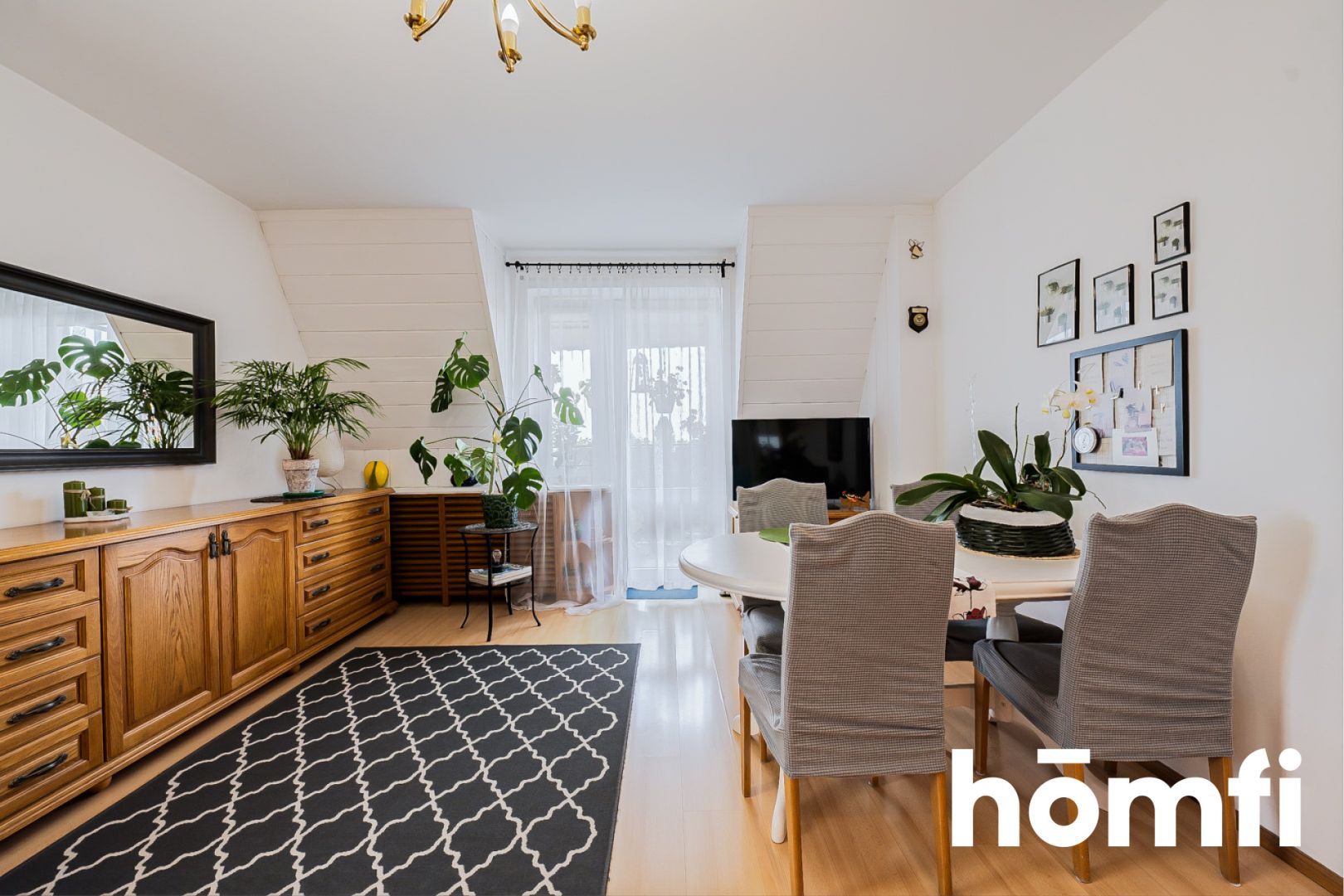 Przestronne i w pełni rozkładowe mieszkanie na najwyższym piętrze bloku - Mieszkanie - Sprzedaż - Radom, Borki