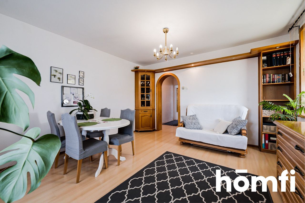 Przestronne i w pełni rozkładowe mieszkanie na najwyższym piętrze bloku - Mieszkanie - Sprzedaż - Radom, Borki