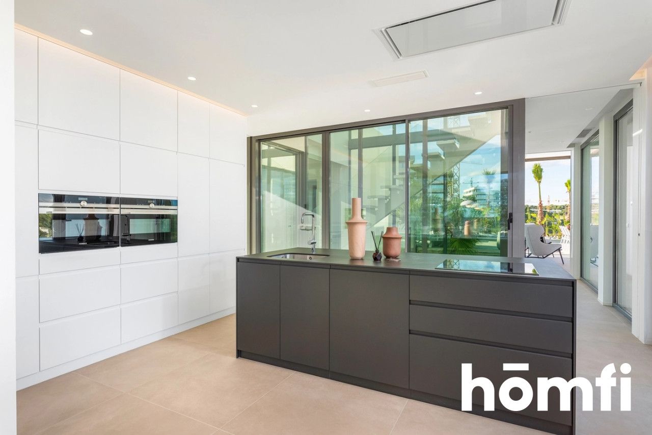 Villa with a swimming pool in the heart of a golf course on the Costa Blanca - Дім - Продаж - Hiszpania, Costa Blanca