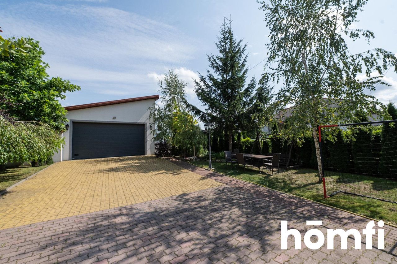 Nietypowy dom w centrum miasta, który na siebie zarabia - Dom - Sprzedaż - Szydłowiecki, Szydłowiec