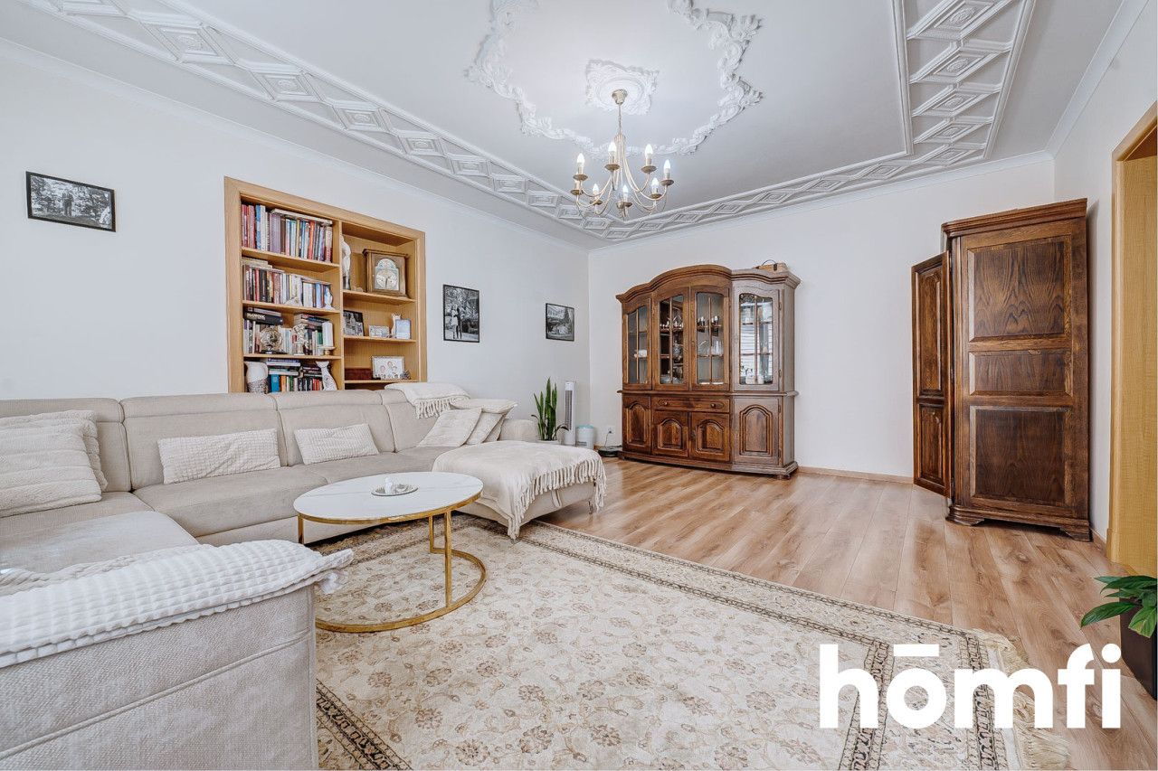 Nietypowy dom w centrum miasta, który na siebie zarabia - Dom - Sprzedaż - Szydłowiecki, Szydłowiec