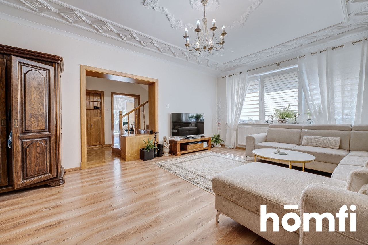 Nietypowy dom w centrum miasta, który na siebie zarabia - Dom - Sprzedaż - Szydłowiecki, Szydłowiec