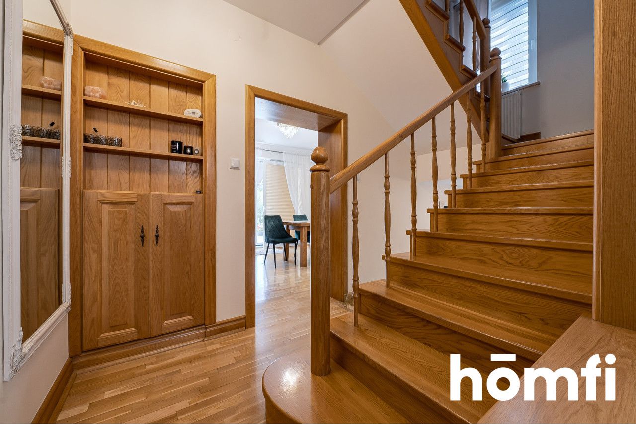 Nietypowy dom w centrum miasta, który na siebie zarabia - Dom - Sprzedaż - Szydłowiecki, Szydłowiec