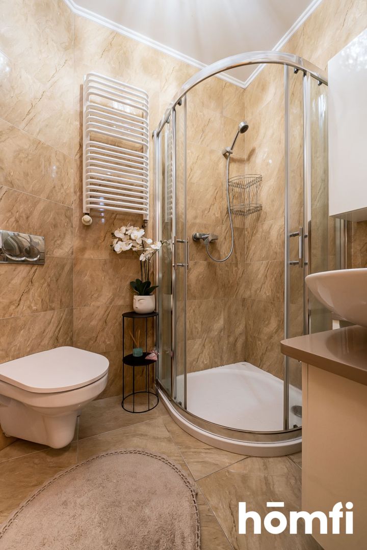 Nietypowy dom w centrum miasta, który na siebie zarabia - Dom - Sprzedaż - Szydłowiecki, Szydłowiec