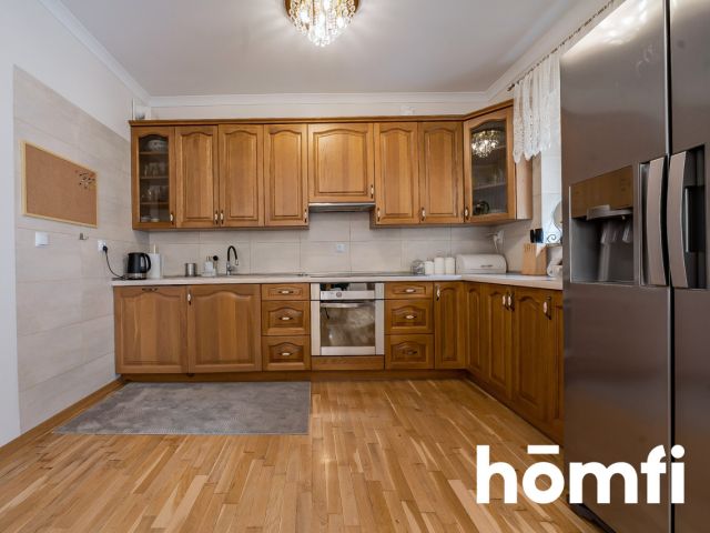 Nietypowy dom w centrum miasta, który na siebie zarabia - Dom - Sprzedaż - Szydłowiecki, Szydłowiec