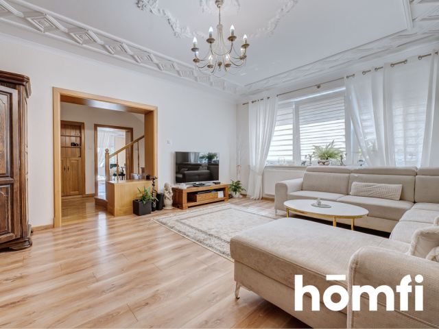 Nietypowy dom w centrum miasta, który na siebie zarabia - Dom - Sprzedaż - Szydłowiecki, Szydłowiec