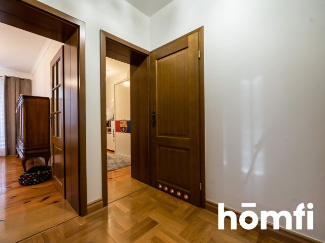 Nietypowy dom w centrum miasta, który na siebie zarabia - Dom - Sprzedaż - Szydłowiecki, Szydłowiec