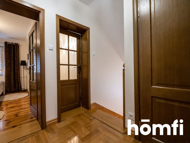 Nietypowy dom w centrum miasta, który na siebie zarabia - Dom - Sprzedaż - Szydłowiecki, Szydłowiec