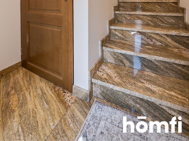 Nietypowy dom w centrum miasta, który na siebie zarabia - Dom - Sprzedaż - Szydłowiecki, Szydłowiec