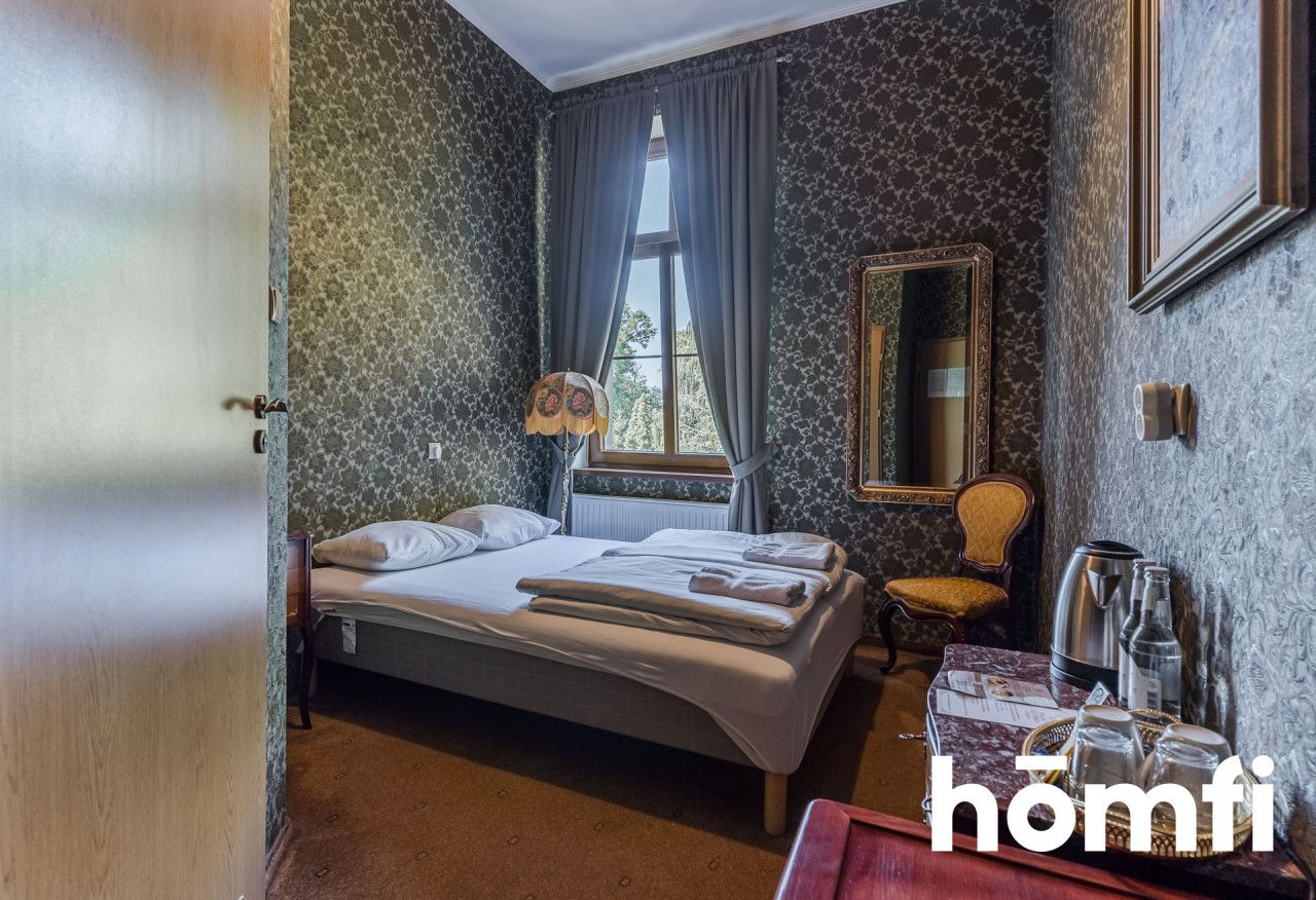 A unique palace with a hotel and a cafe - Комерційне приміщення - Продаж - Wąbrzeski, Płużnica / Mgowo