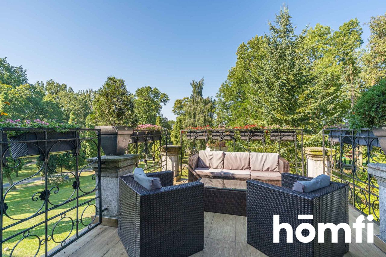 A unique palace with a hotel and a cafe - Комерційне приміщення - Продаж - Wąbrzeski, Płużnica / Mgowo