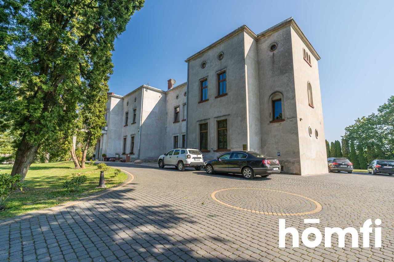 A unique palace with a hotel and a cafe - Комерційне приміщення - Продаж - Wąbrzeski, Płużnica / Mgowo