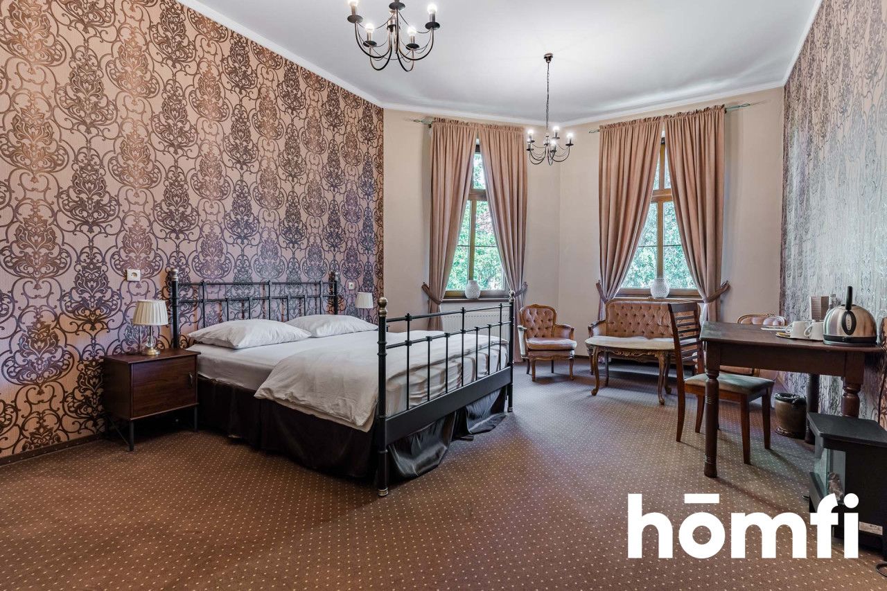 A unique palace with a hotel and a cafe - Комерційне приміщення - Продаж - Wąbrzeski, Płużnica / Mgowo