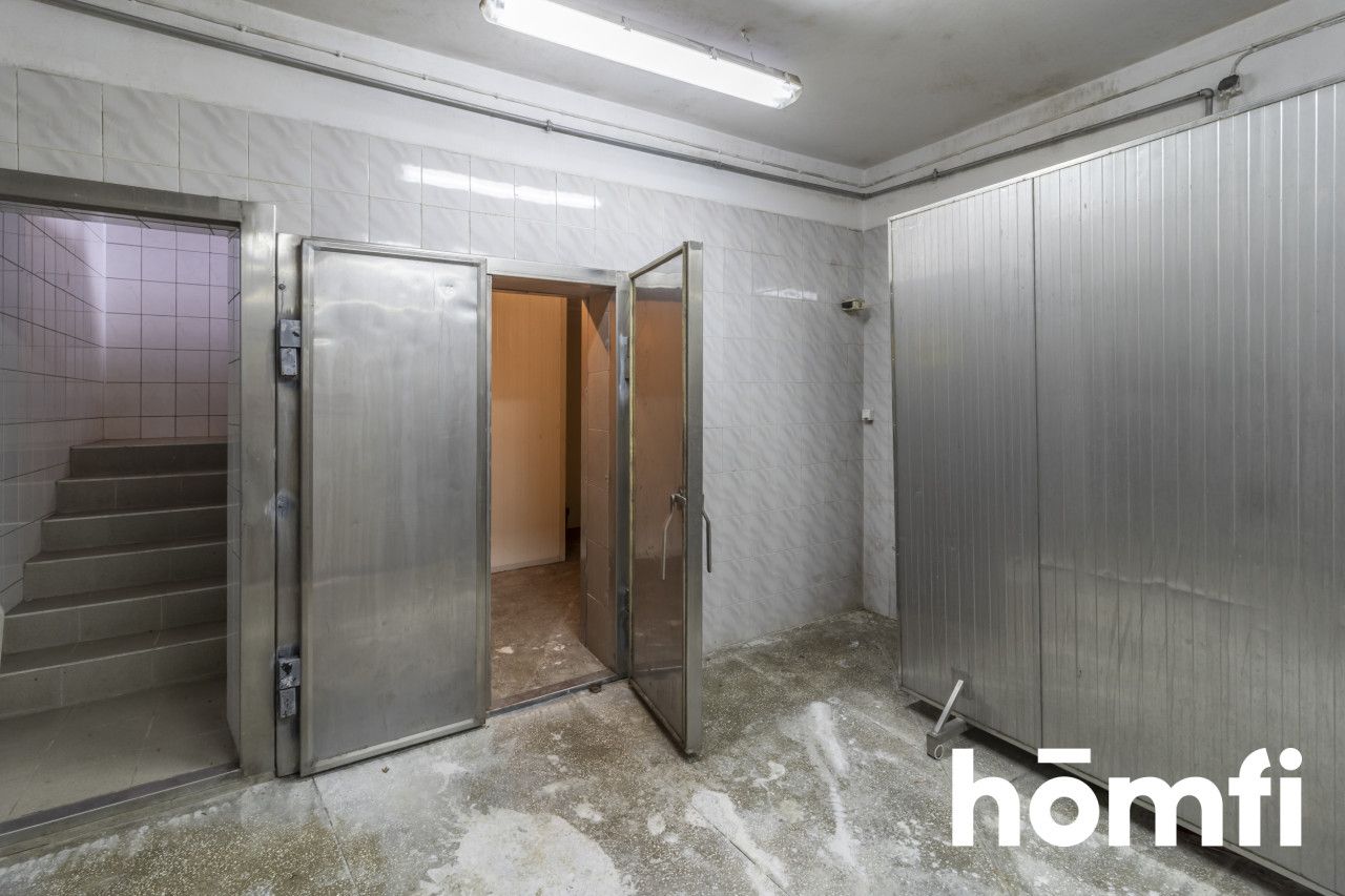 Obiekt z wyposażeniem lub bez i dodatkowym placem - Lokal użytkowy - Wynajem - Radomski, Zakrzew / Dąbrówka Nagórna-Wieś