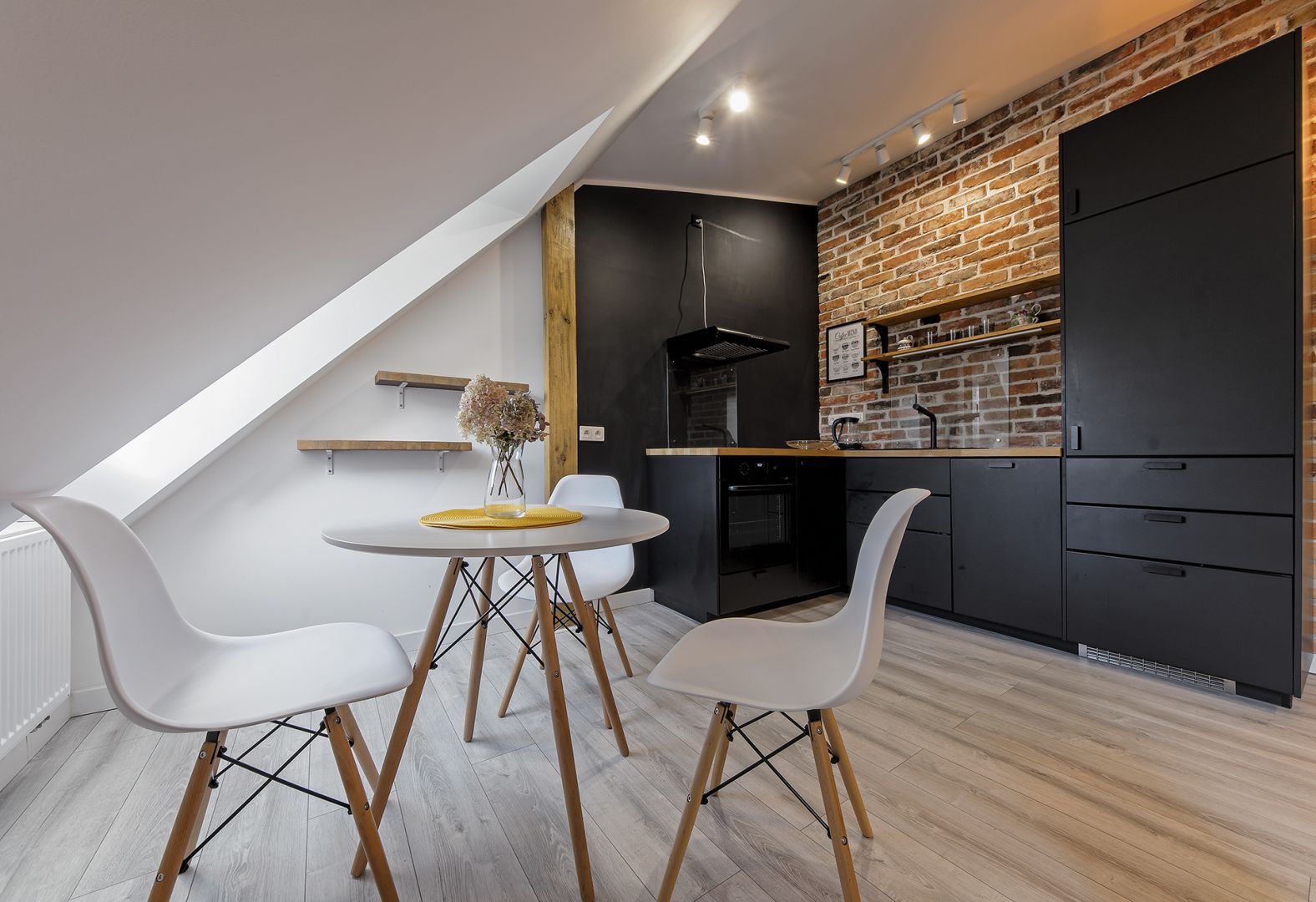 Wynajem,klimatyczne, 2pok mieszkanie Poznań/Śródka - Mieszkanie - Wynajem - Poznań, Nowe Miasto