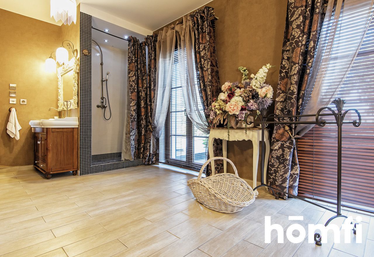 Beautiful unique house on a large plot - Дім - Продаж - Świecki, Świecie / Skarszewo