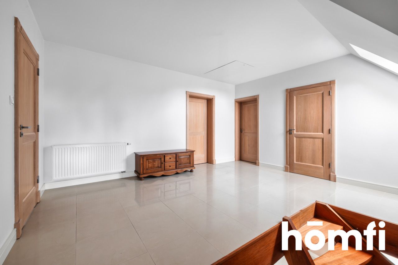 A unique house with amenities and a large plot - Дім - Продаж - Lubelski, Wólka / Biskupie-Kolonia