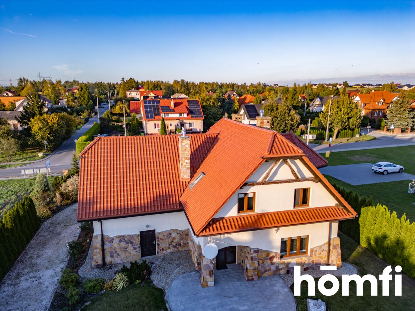 A unique house with amenities and a large plot - Дім - Продаж - Lubelski, Wólka / Biskupie-Kolonia