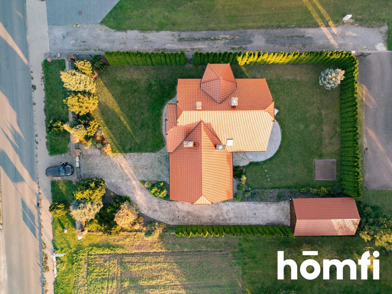 A unique house with amenities and a large plot - Дім - Продаж - Lubelski, Wólka / Biskupie-Kolonia