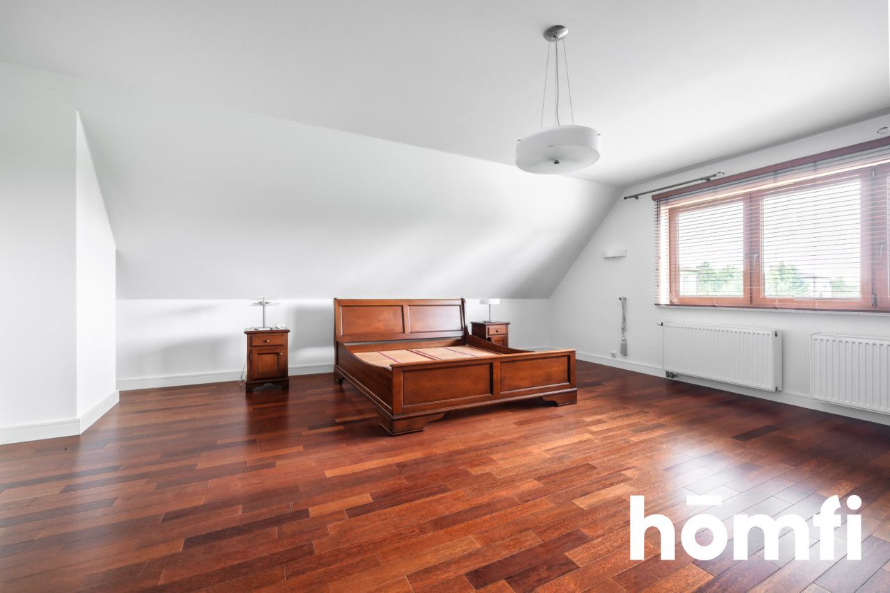 A unique house with amenities and a large plot - Дім - Продаж - Lubelski, Wólka / Biskupie-Kolonia