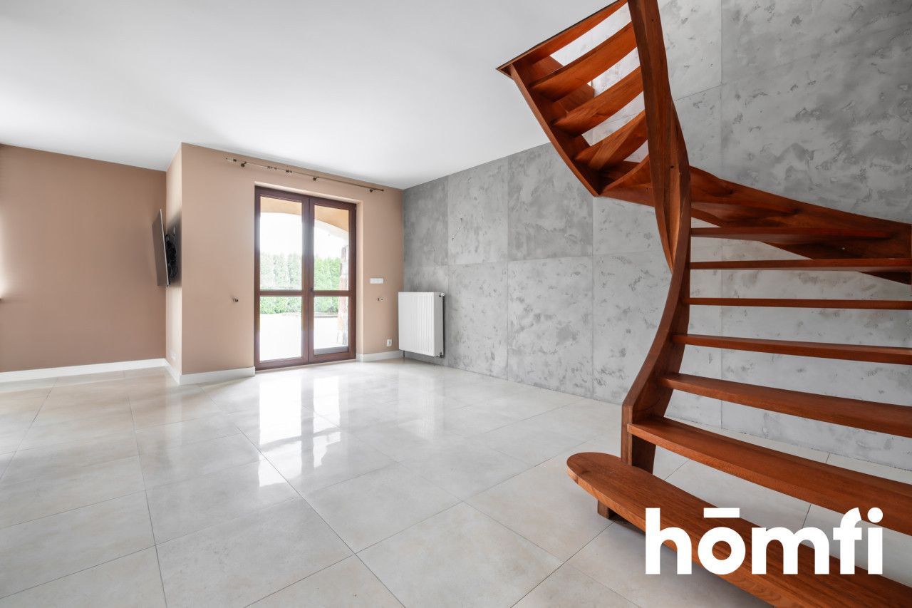 A unique house with amenities and a large plot - Дім - Продаж - Lubelski, Wólka / Biskupie-Kolonia