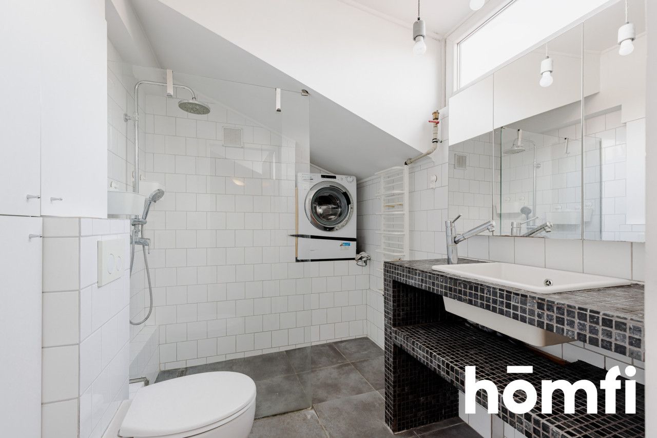 Dwupoziomowe, bardzo wysokie umeblowane mieszkanie położone w centrum Warszawy - Mieszkanie - Sprzedaż - Warszawa, Wola